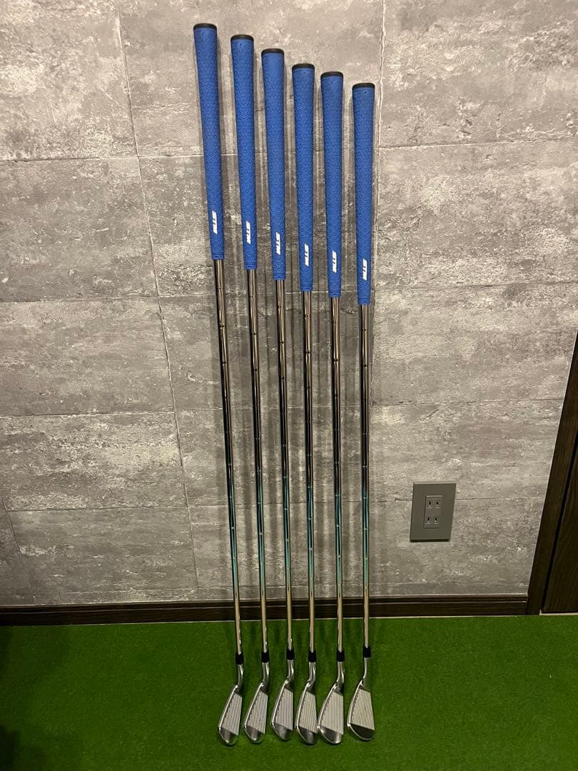 スリクソン zx7 アイアン 5〜p ダイナミックゴールドmid115 s200