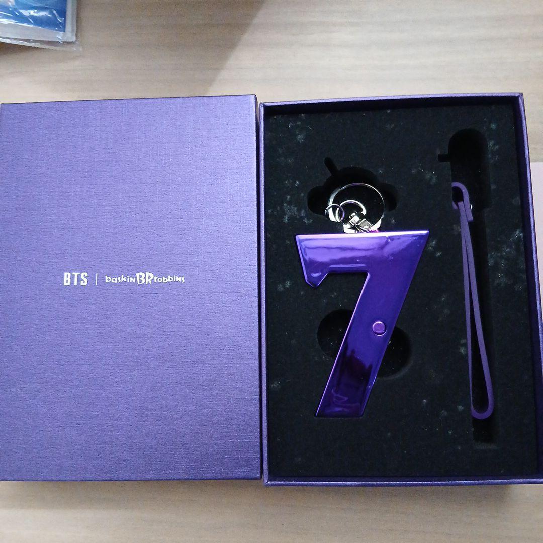 BTS　BTS×Baskin Robbins コラボ ライトキーリング　韓国
