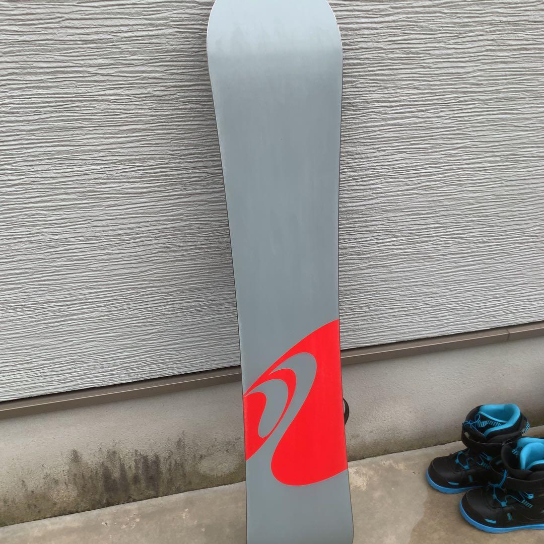 スノーボード スノボー ウィンタースポーツ 黒白デザイン バインディング付き