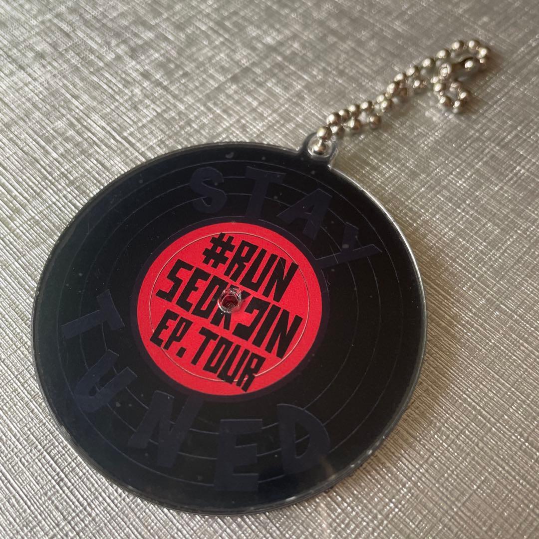 BTS JIN ジン　RUNSEOKJIN アクリルキーホルダー　キーリング