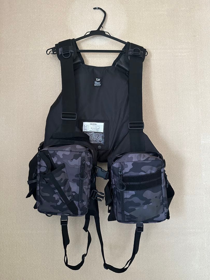 DAIWA フローティングベスト　 迷彩　DF-6421