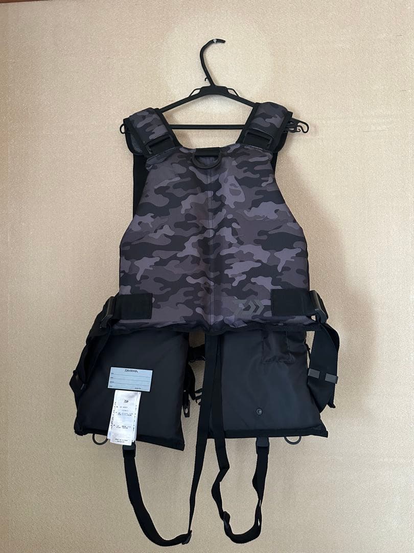 DAIWA フローティングベスト　 迷彩　DF-6421