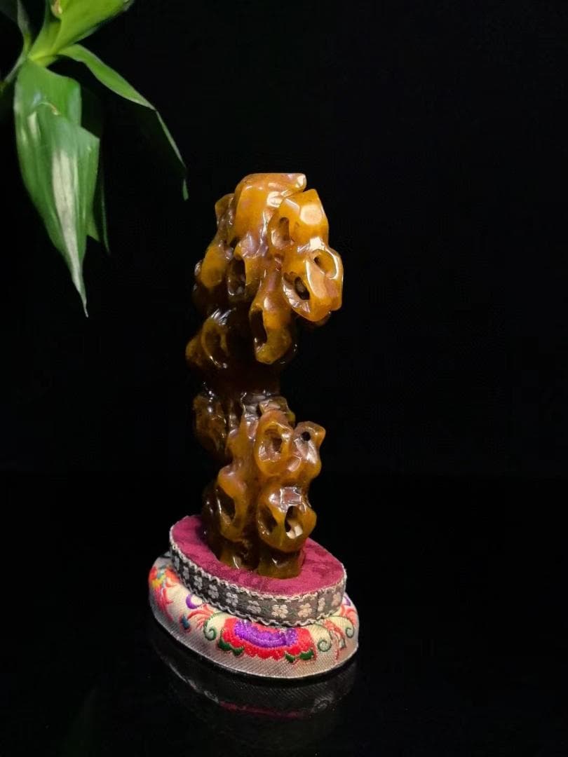 中国古美術・太湖石の印鑑・寿山田黄印章・置物・純手彫り・風水開運・案頭・文房具