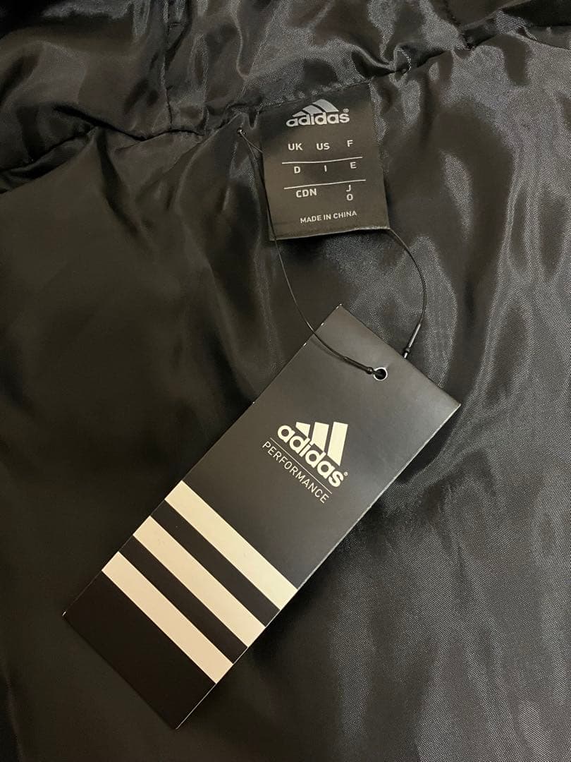 ピピ　新品・未使用品　adidas ロングダウンコート　ベンチコート