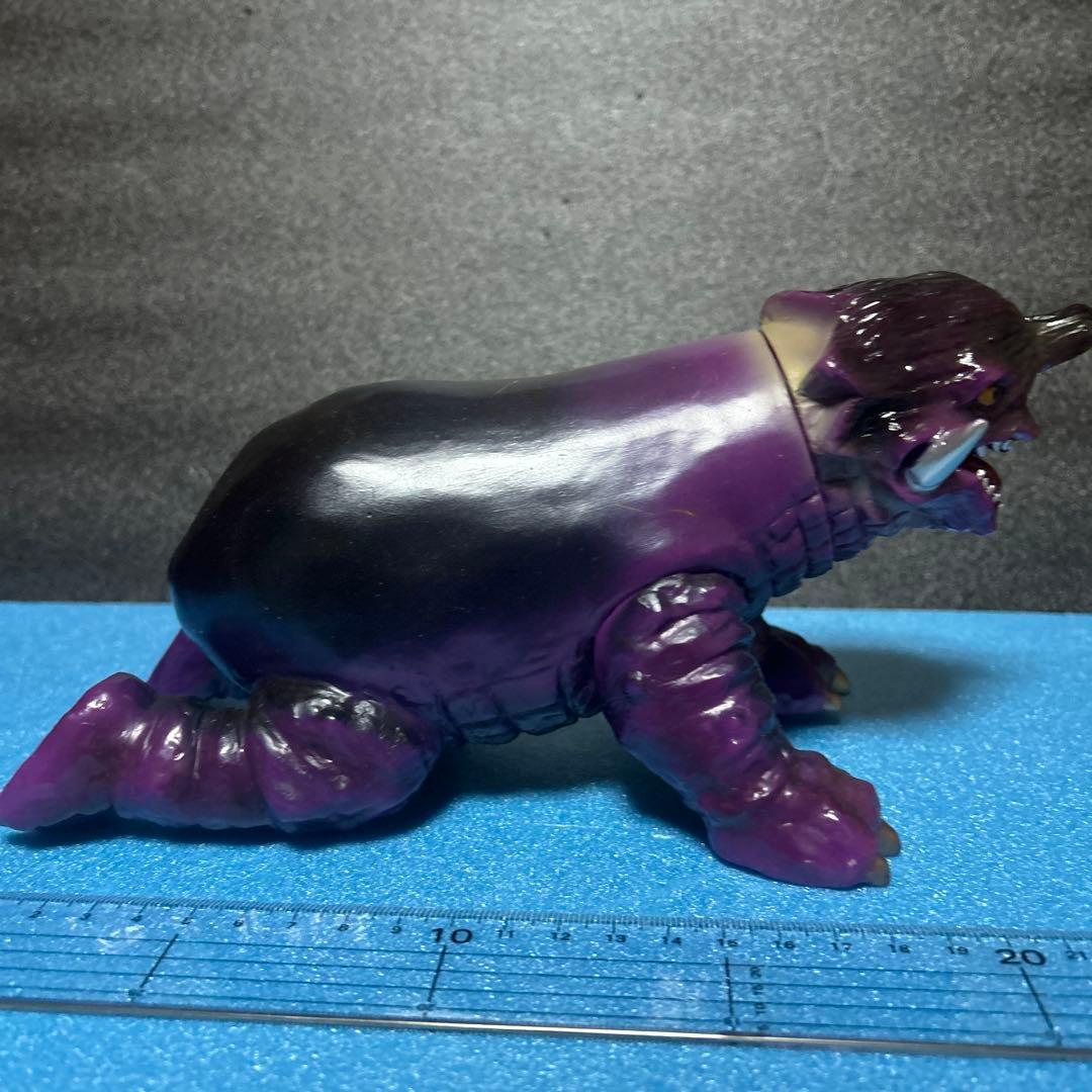 ヤモマーク　ナスラソフビ