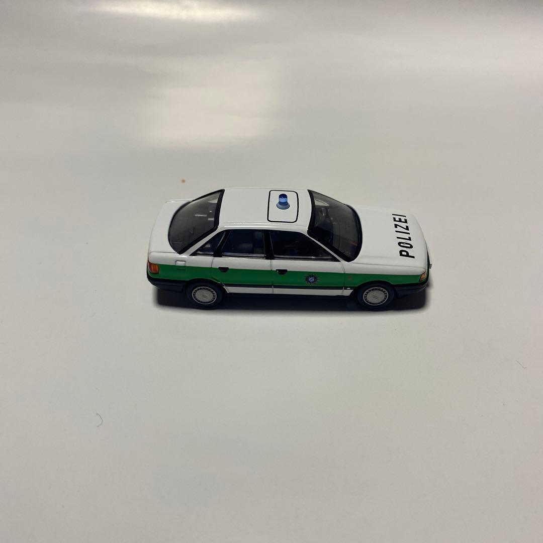 トミカリミテッドヴィンテージネオ　アウディ80 2.0E ポリスカー