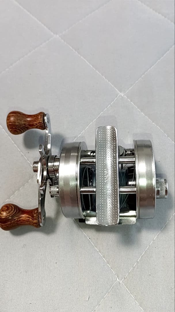 アンバサダー2500c 76年製 ABU ザウルスパワーハンドル換装