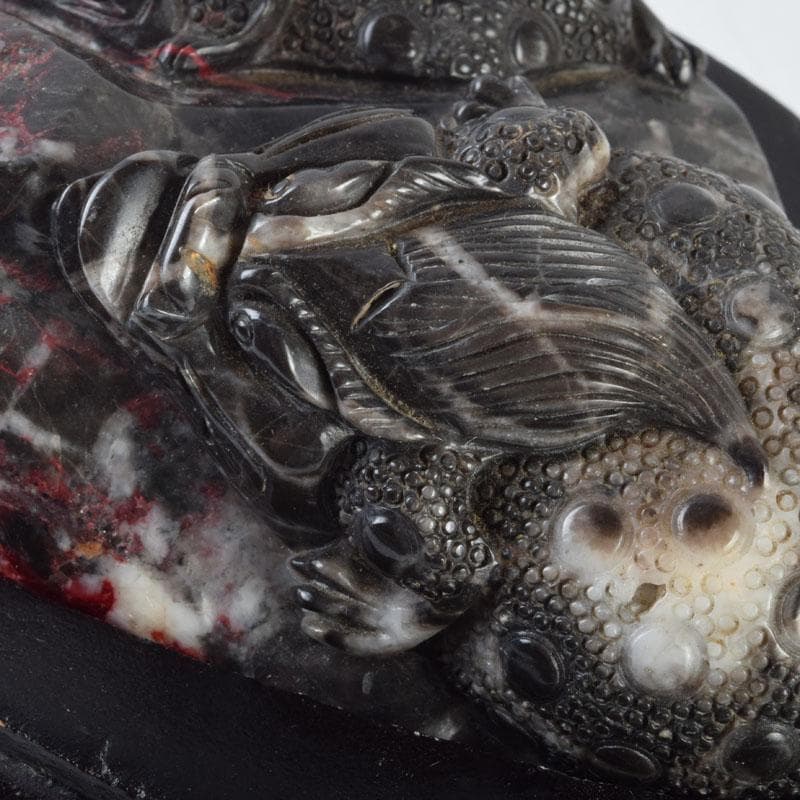 中国　玉石鶏血石彫刻　神獣　置物　唐木台付　C　9211