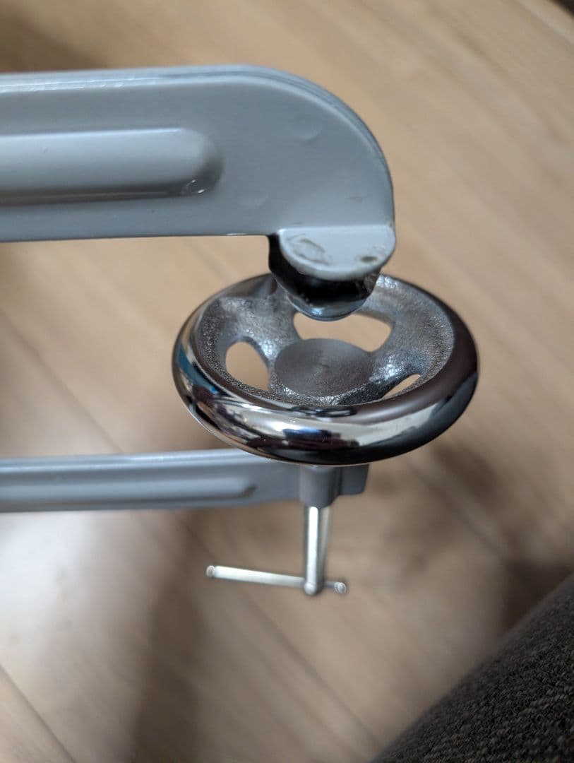 スキーブーツ、スノーボードハードブーツのシェル出し用クランプ