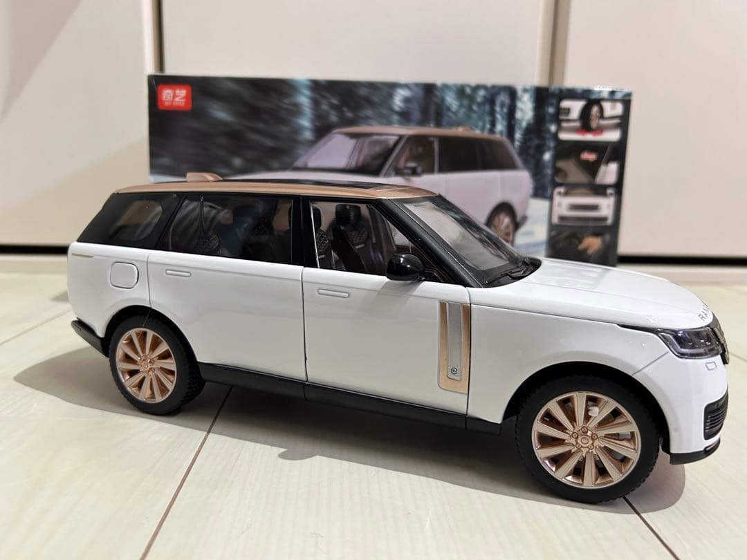 希少 1/18 ランドローバー レンジローバー ヴォーグ ロング 新型 白/金