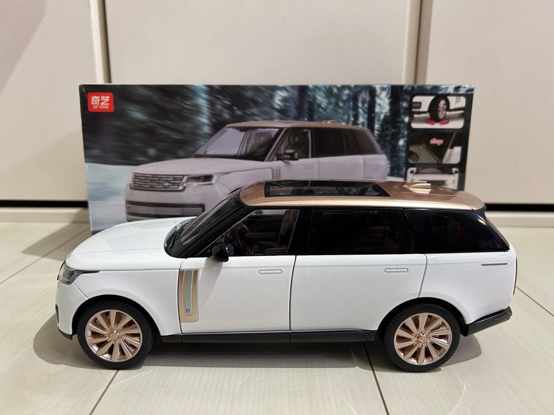 希少 1/18 ランドローバー レンジローバー ヴォーグ ロング 新型 白/金