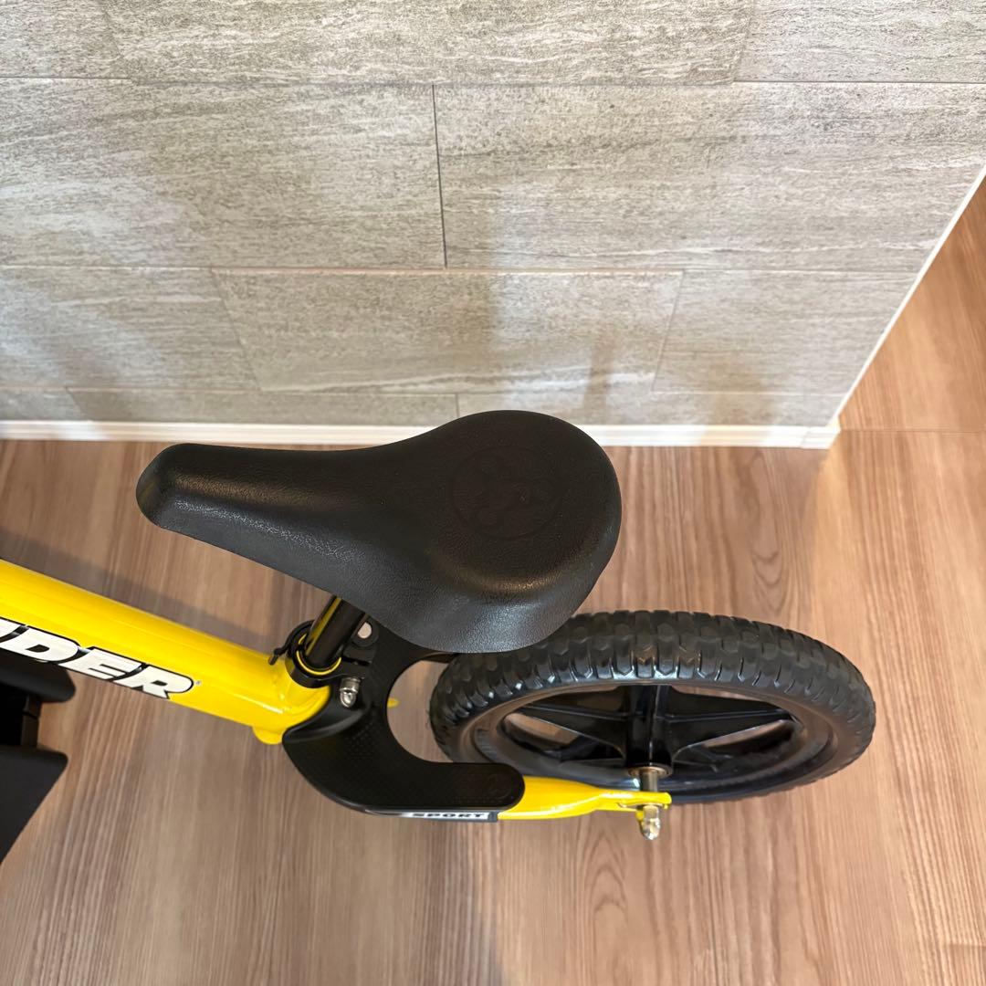 美品　STRIDER ストライダー　イエロー　キッズバイク　12インチ