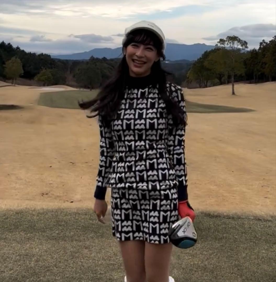 ムータ Mロゴ カジュアルワンピース 黒ベージュ