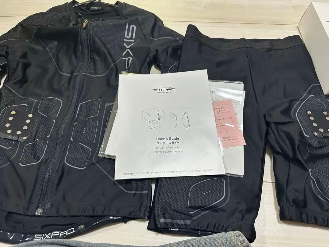 アニ様　SIXPAD ボディースーツ　上下Mサイズ