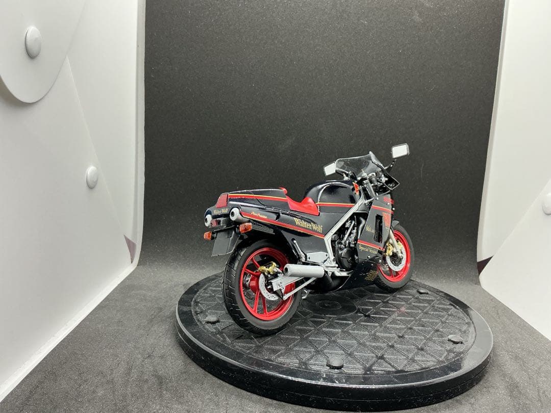 ま*い様 ① RG500ガンマウォルターウルフカラー　プラモデル完成品　1/12