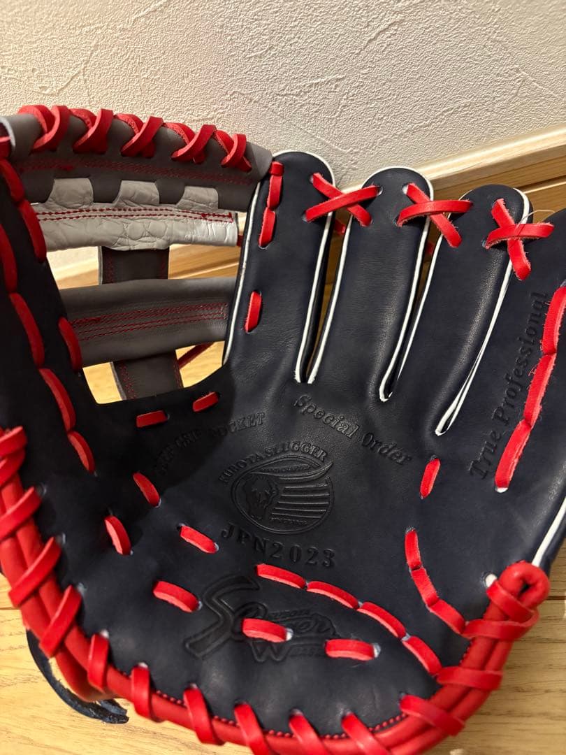 限定　スラッガー　軟式内野手用グラブ　新品未使用　JAPAN刺繍