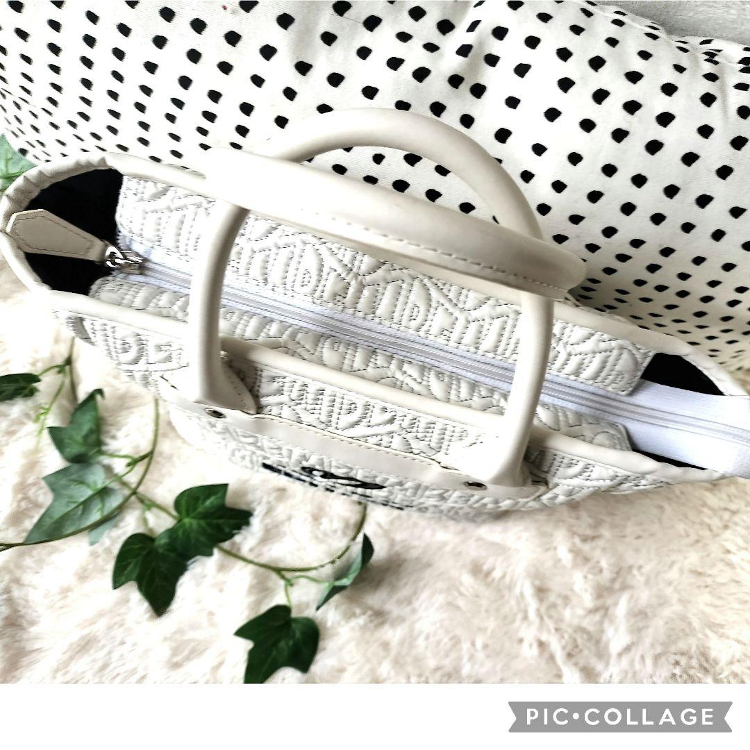 【希少】マスターバニーエディションカートバッグ　刺繍ロゴ　エンボス　ゴルフ　白