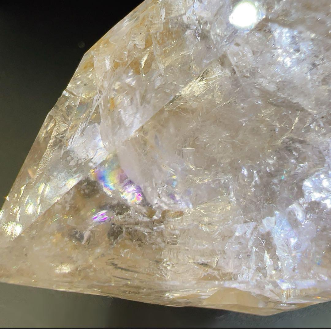 ブラジル産　クォーツクラスター　レインボーあり