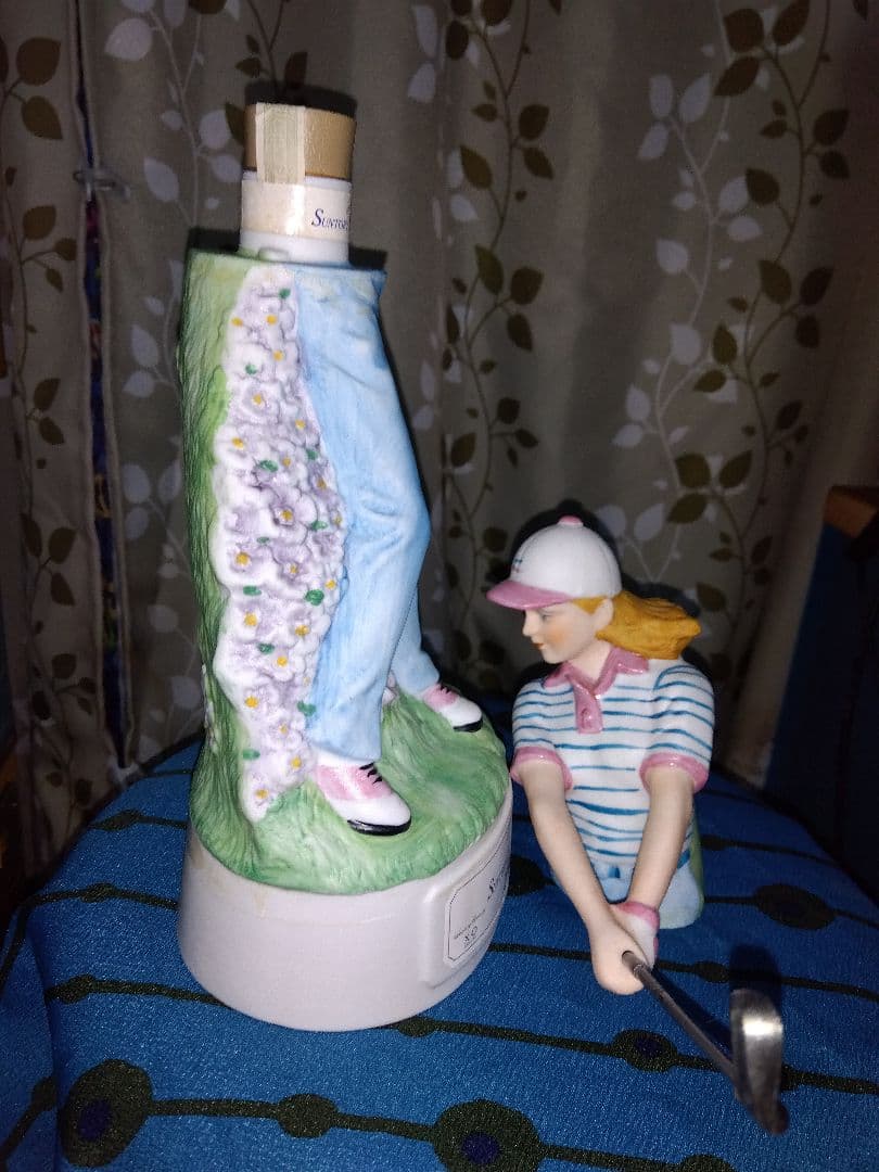 超希少サントリーレディースオープン2001年記念ゴルフ陶器ボトルXO。