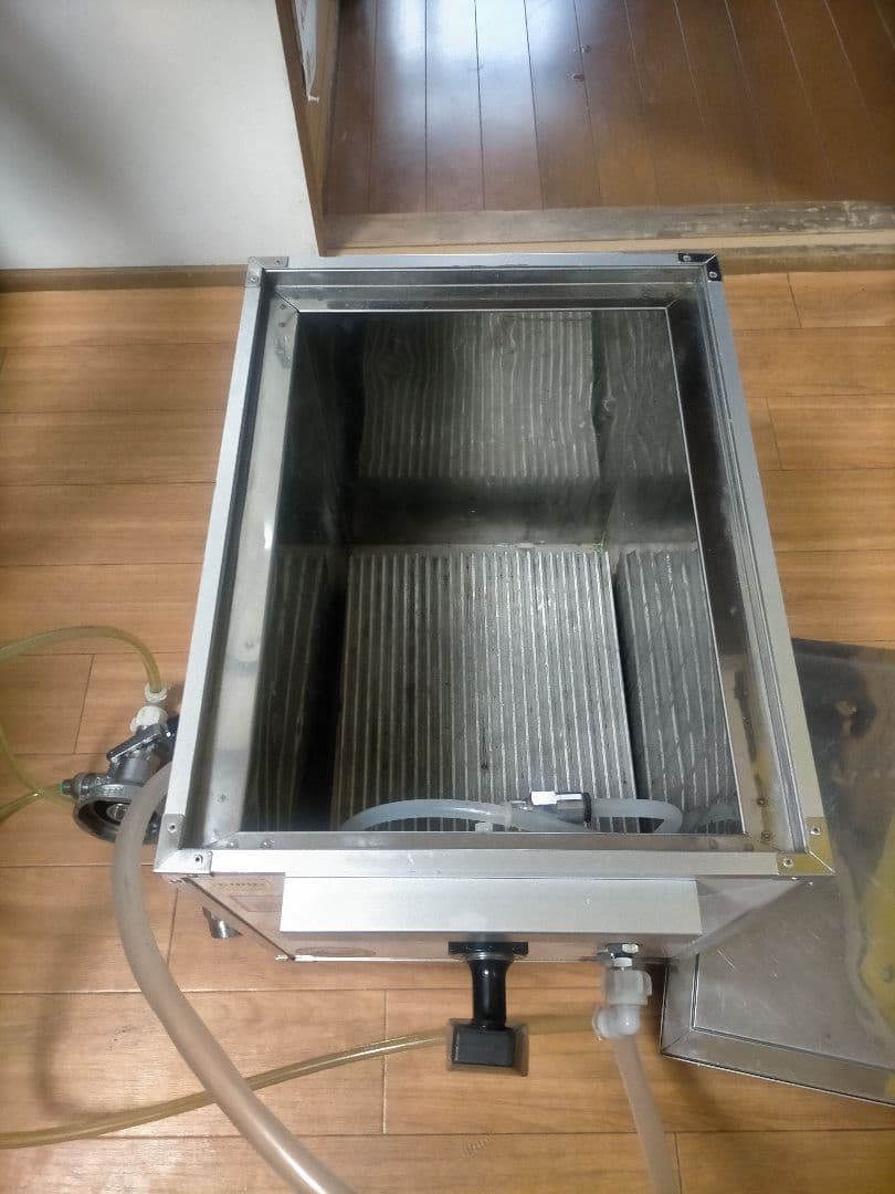 キリンサーバー 冷却氷式付きコンセント不要) 減圧弁洗浄タンク全部1式揃ってます