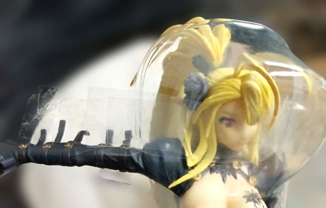 塵骸魔京　　Ignis the white　　　　黒く燃える氷のニンバス