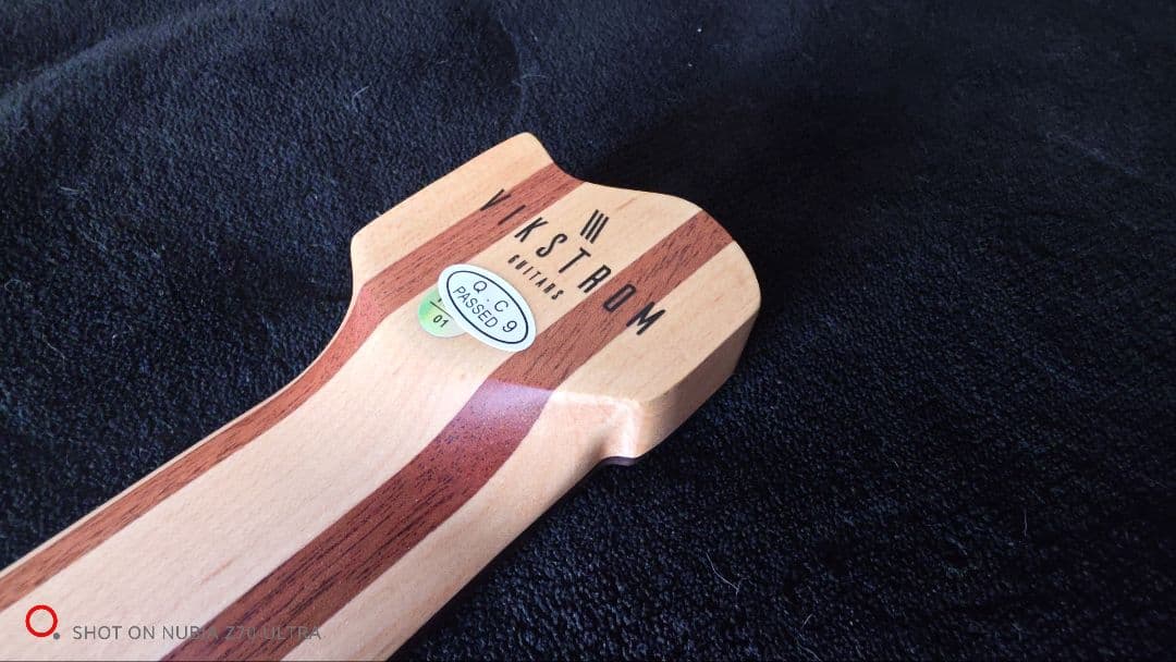 VIKSTROM GUITARS　7弦　ヘッドレス　美品