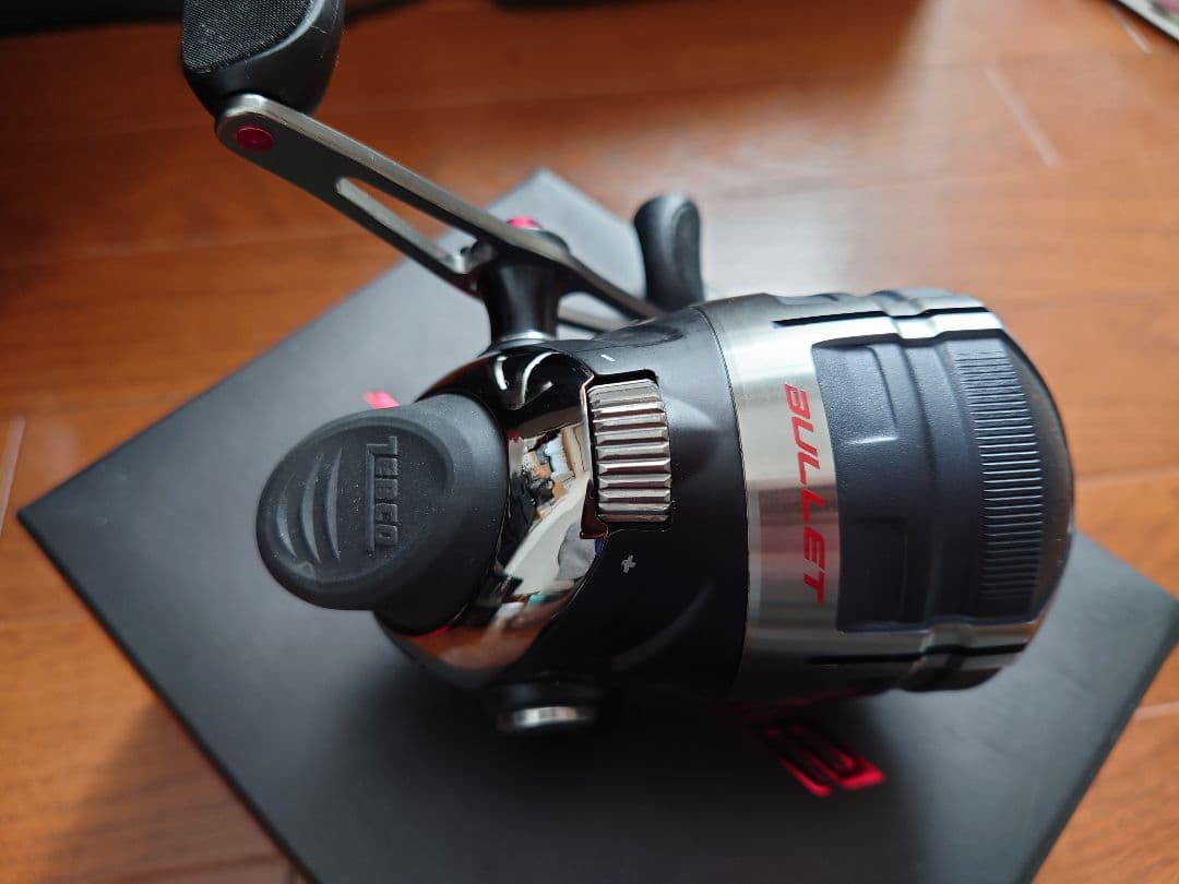 ゼブコ.バレット新品未使用品スピンキャストリール ZB3 HBC8、