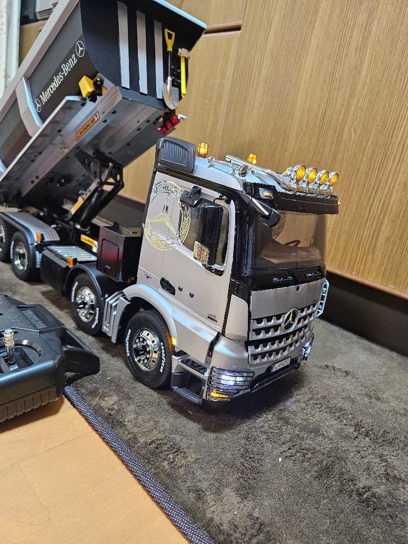 タミヤ　ベンツ AROCS　4151 8×4 フルオペレーション　セット