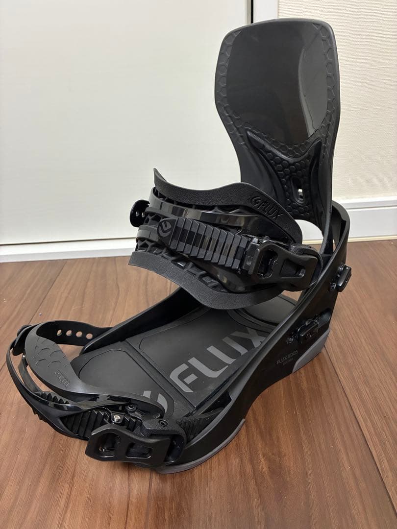 FLUX CV Mサイズ 22-23 スノーボードビンディング ホワイトブラック