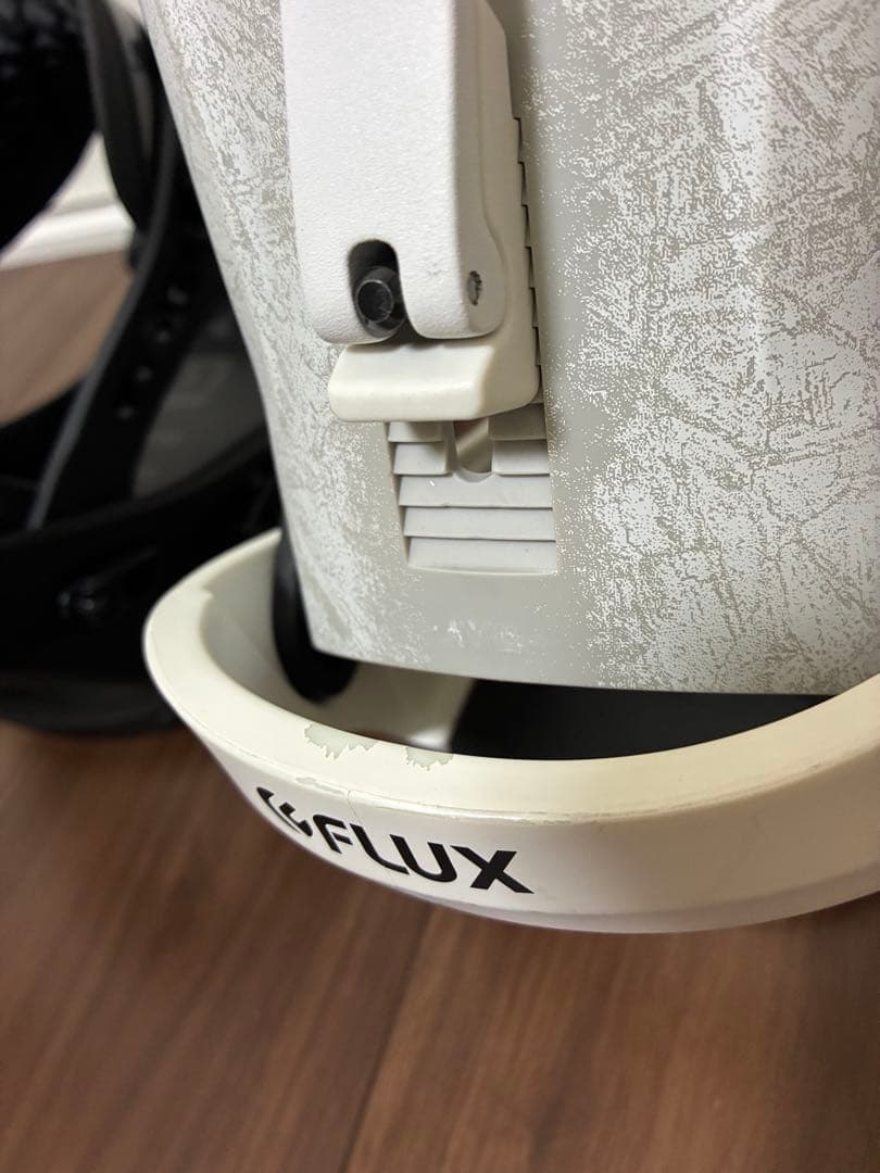 FLUX CV Mサイズ 22-23 スノーボードビンディング ホワイトブラック