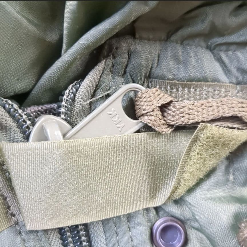 米軍実物　シュラフ　スリーピングバッグ　ゴアテックスカバー　収納袋　4点セット