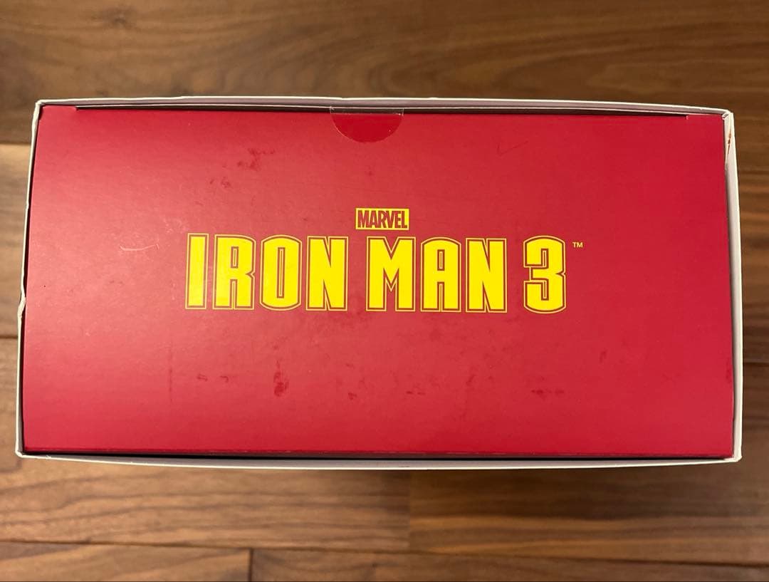 ⭐️売切必至‼️ホットトイズアイアンマンマーク１５⭐︎レトロアーマー版1/6スニーキー