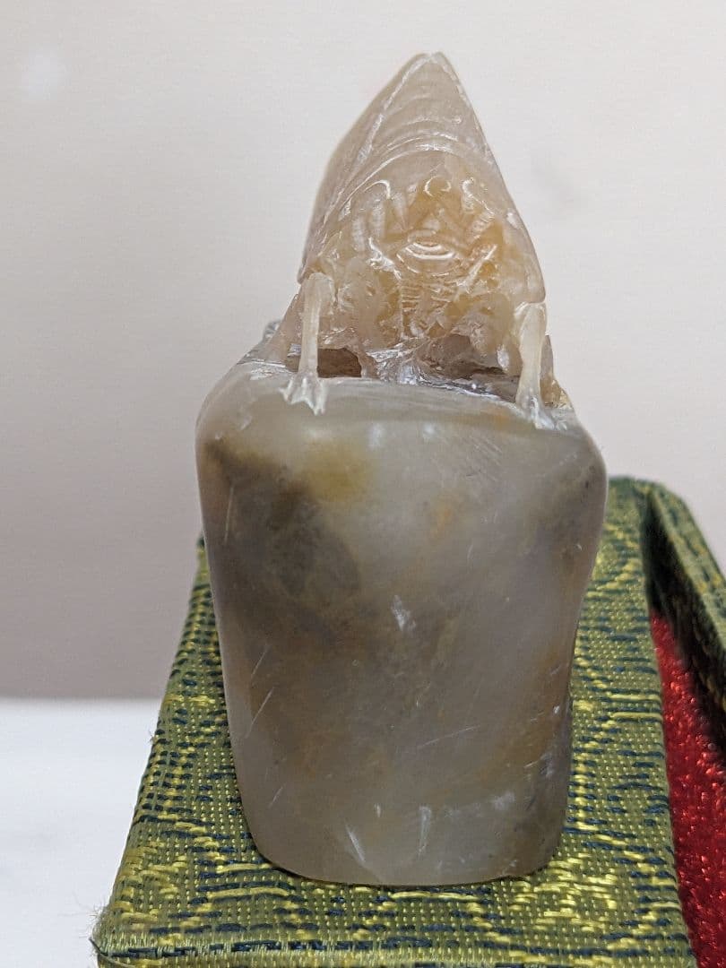 ♦中国工芸美術品 極細密 蝉 透かし彫り細工 縁起物 置物飾り 綺麗な美品