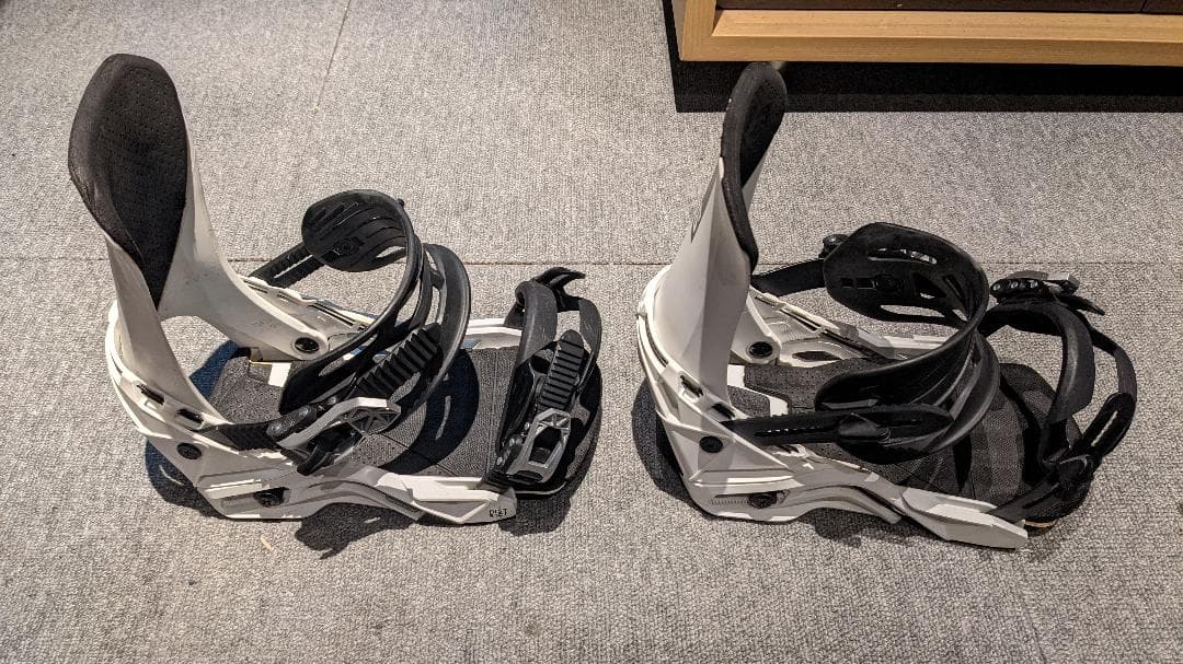 SALOMON DISTRICT BINDING 23-24モデル Mサイズ