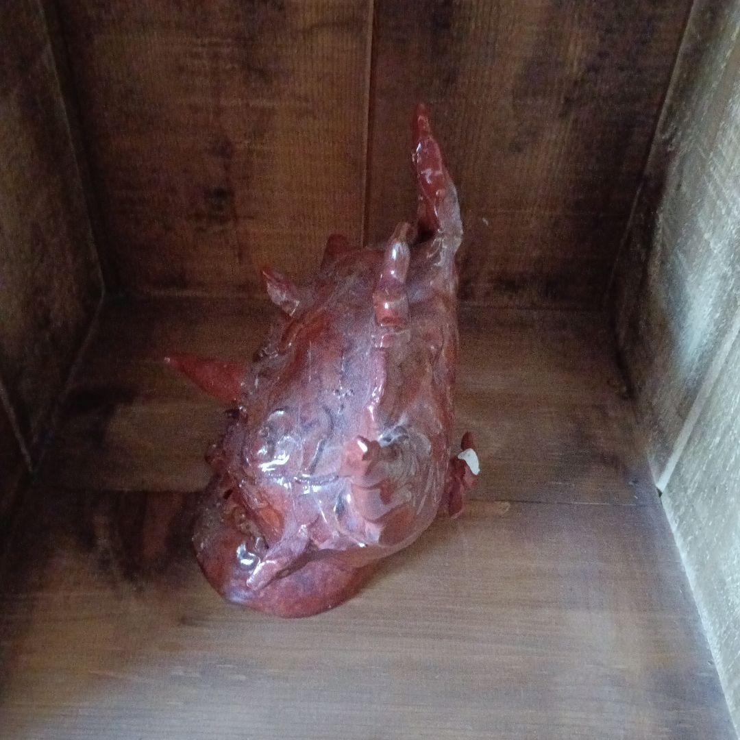 赤色の陶器 装飾品