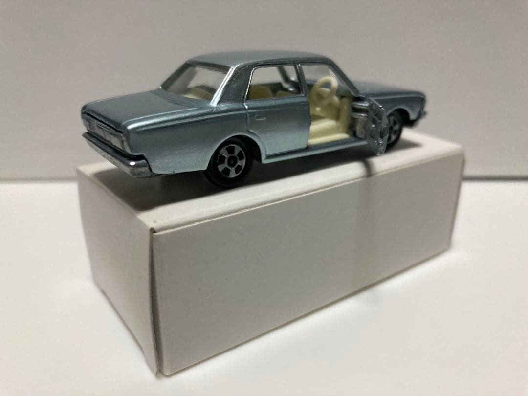 トミカ　日本製　クラウン　スーパーデラックス　1Aホイール　メタブルー