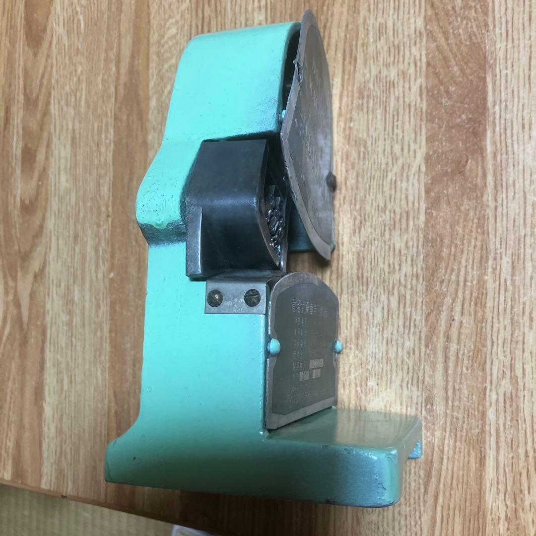 菅沼式乗車券日附器（紙の切符に日付を印字するもの）