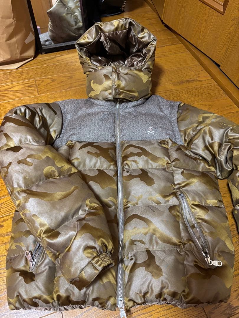 マークアンドロナ 迷彩 フード付き ダウンジャケット