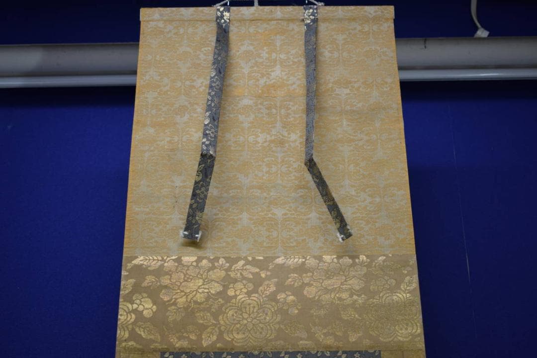 真作/英一蝶/菊花図/金襴表装/桐題箱付/布袋屋掛軸HH-560