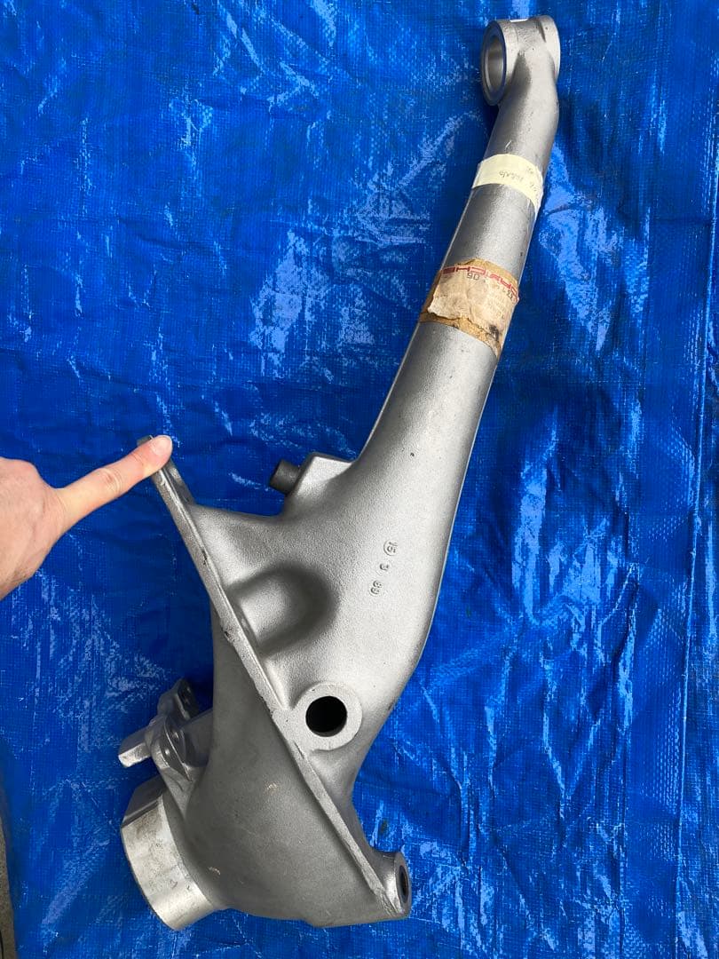 PORSCHE 930 右リアトレーリングアーム新品