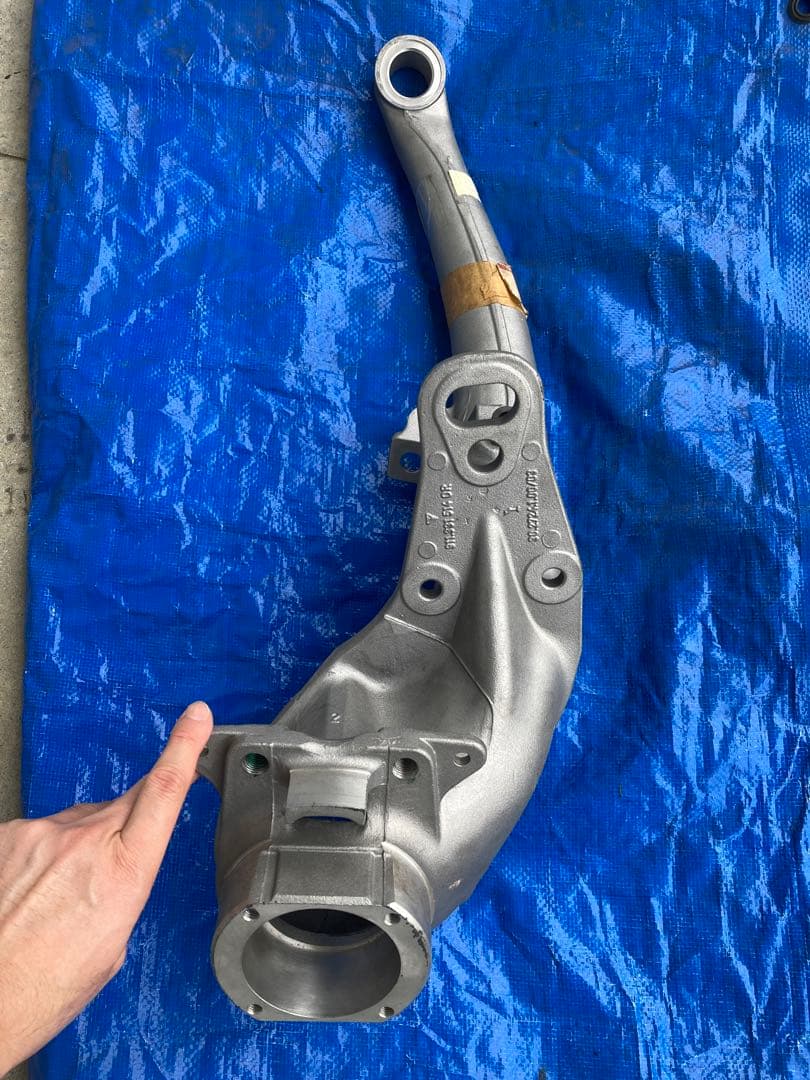 PORSCHE 930 右リアトレーリングアーム新品