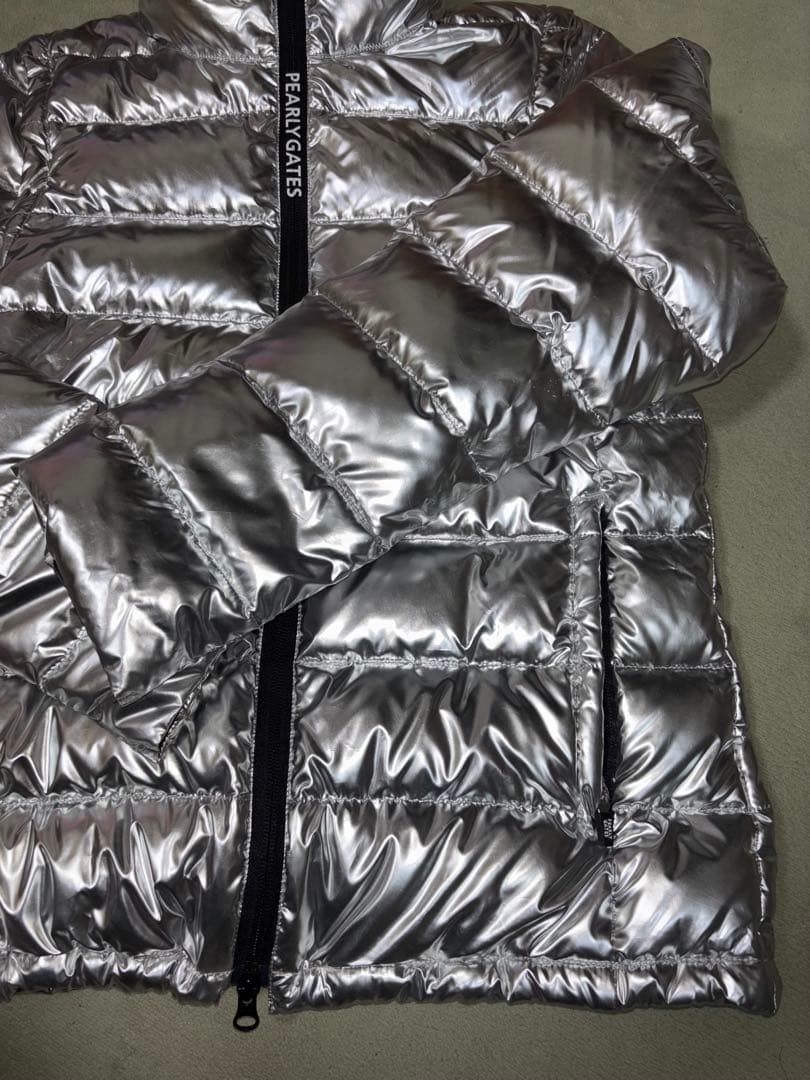 （ダンディ）パーリーゲイツ、プラチナシルバー、ダブルジップダウンジャケット