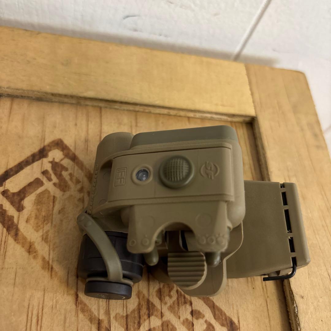 米軍　実物　SUREFIRE HELMET LIGHT HL1-A-TN