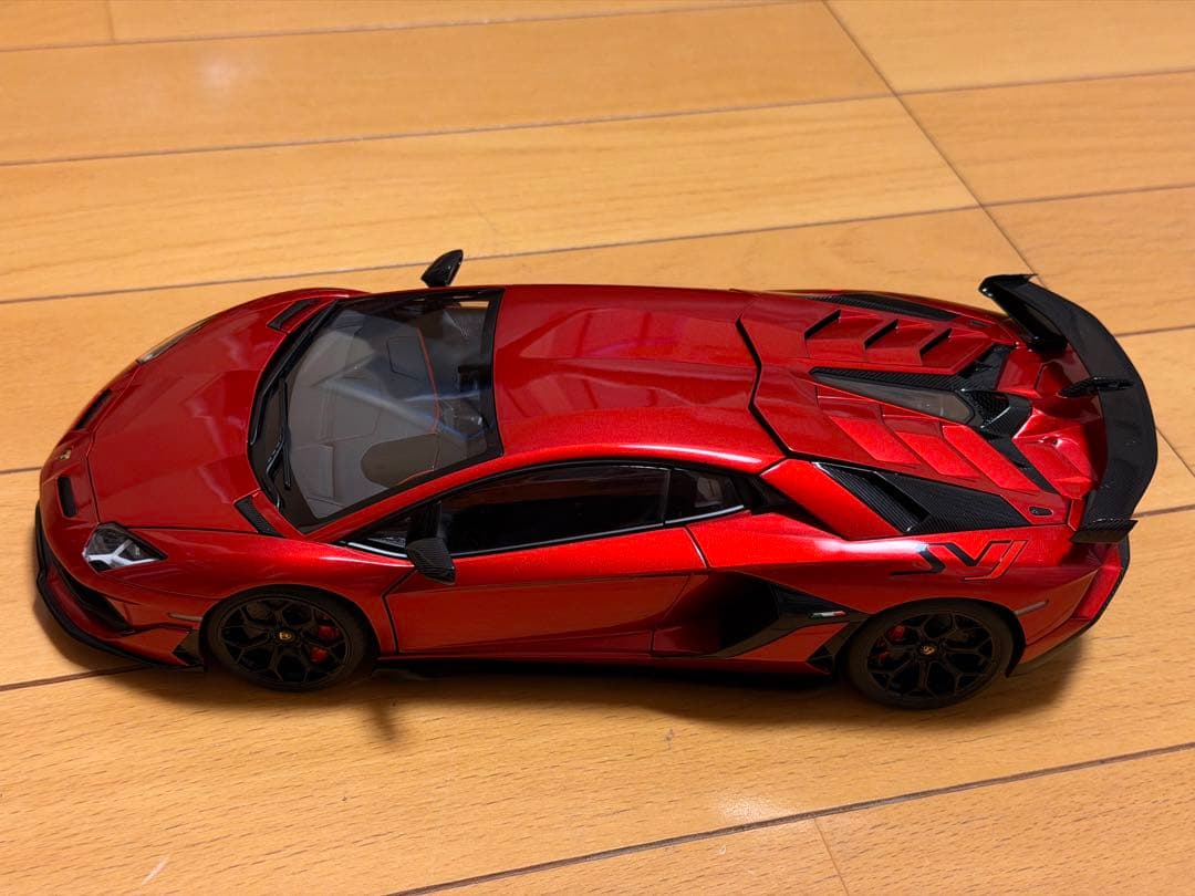 Lamborghini Aventator 1/18 モデルカー