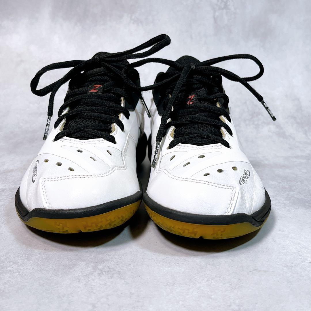 ☆美品☆【ヨネックス】65Z パワークッション (23) 桃田賢斗モデル 白　赤