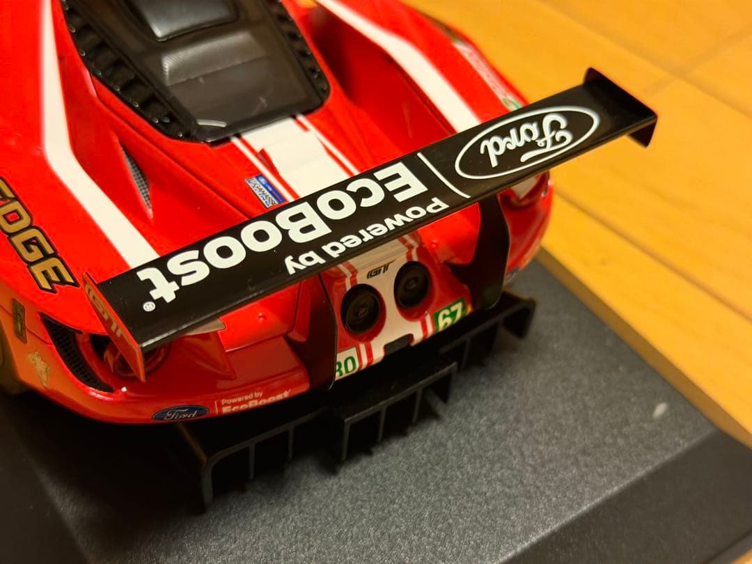 Ford GT レーシングカー 1/18モデルカー