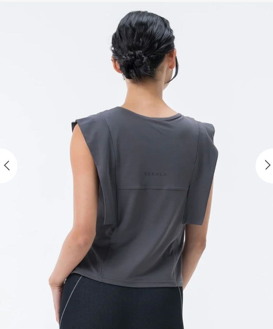 週末値下☆SUKALA カップ付きウイングショルダートップス　LAVA　Sサイズ