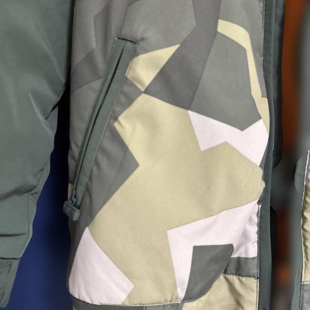 BURTON スノーウェア　迷彩　Lサイズ