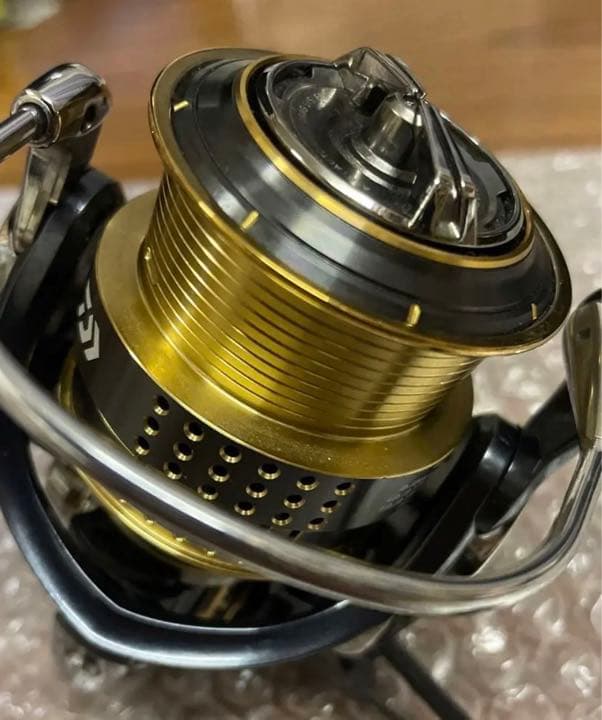 ダイワ　Daiwa EXIST  イグジスト　15 2505F-H リール