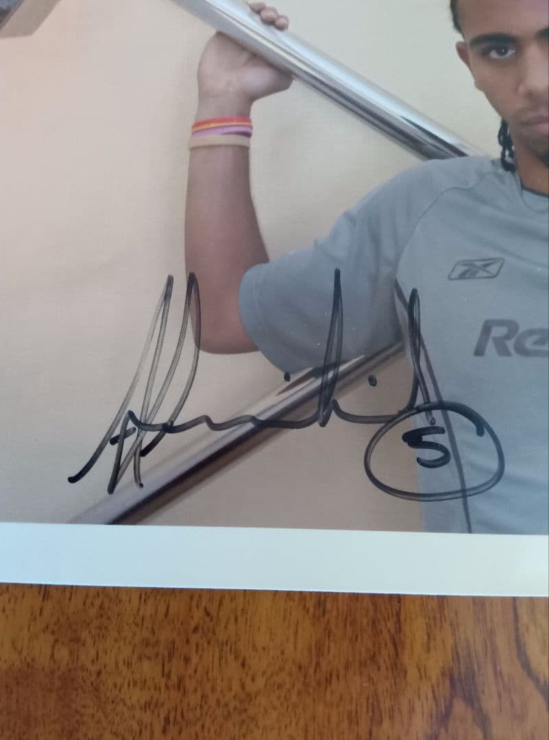 アントン ファーディナンド　2005年ウエストハム時代直筆サイン入りポートレート